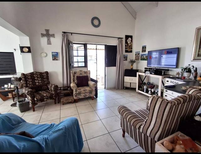 2 BEDROOM HOUSE FOR SALE IN BRITANNIA BAY